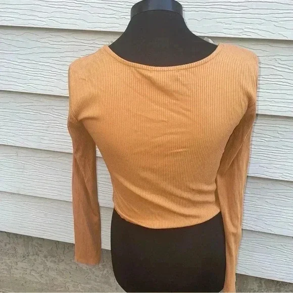 BP. Top - Picture 2 of 5